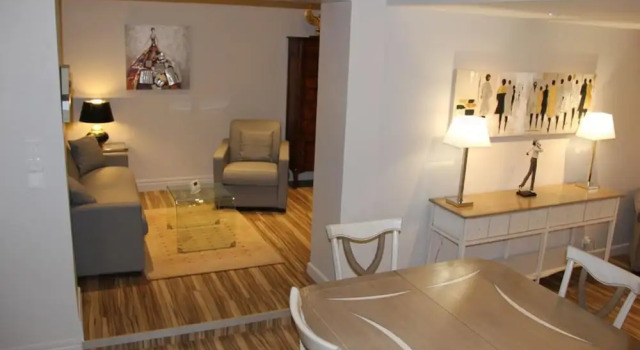Chambres d’hotes dans maison complete : La Source, Book Hotel  