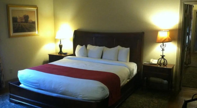 Люкс Normandy Farm Hotel & Conference Center