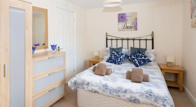 Merlin Cottages, Забронировать Отель Лланфэр-ар-и-брин Южный Уэльс