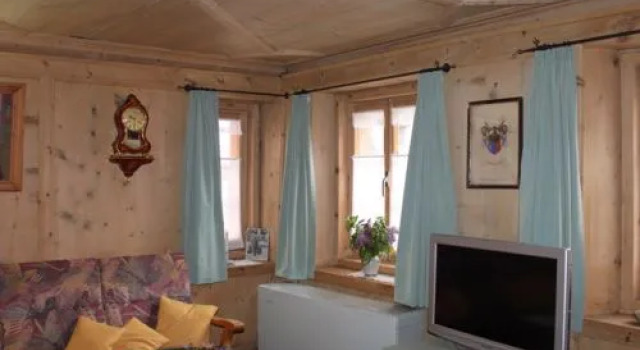 Ferienwohnung Chasa Crusch 117, Book Hotel  