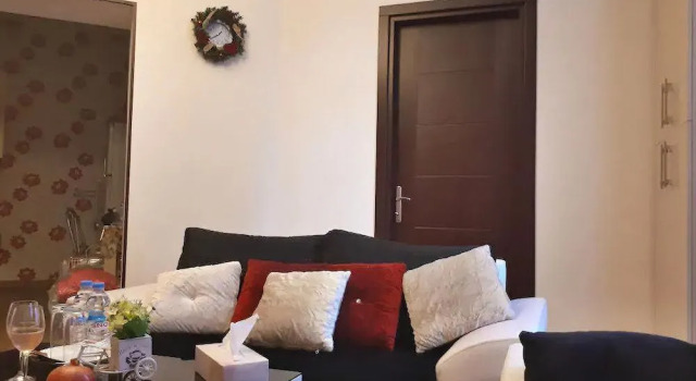Tbilisi Center Delux Family Apartment, Забронировать Апартаменты/квартира Мтацминда Тбилиси, рядом с Концертный зал Тбилиси