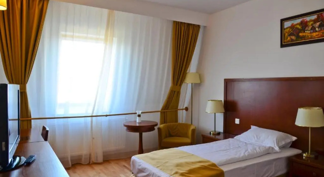 Hotel Miraj, Rezerwuj Hotel Ramnicu Valcea 