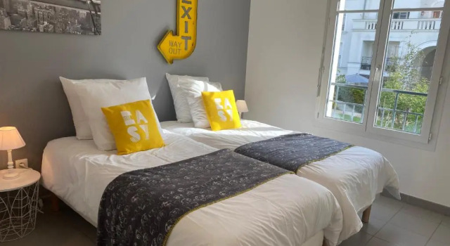 Апартаменты с балконом Dream Apartments