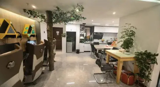 Orange esports homestay, Book Hotel Anning 