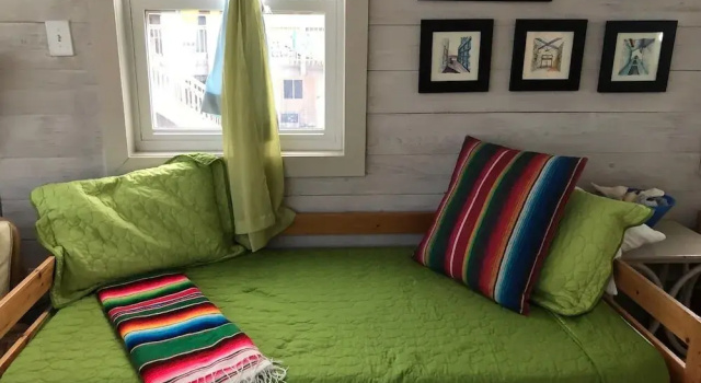 Beachfront Melody by Ryson Vacation Rentals, Varaa Lomakoti Mökit kohteessa Houston, Mökki