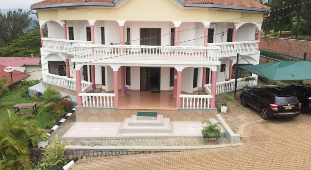 Romalo Hotel & Apartments
