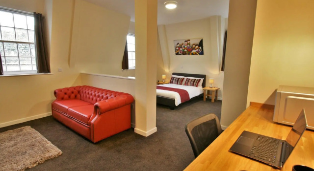 Люкс Central Hotel Gloucester by RoomsBooked