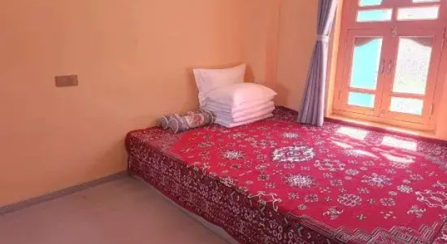Семейный люкс с красивым видом из окна Pengjing Homestay (Kashgar Xiangfei Yuan Scenic Area)