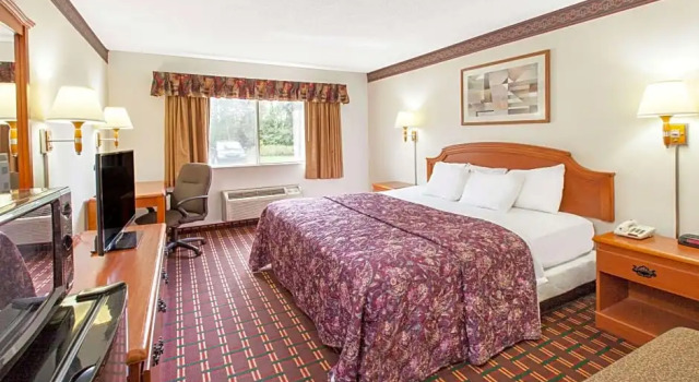Двухместный люкс Days Inn by Wyndham Sault Ste Marie MI