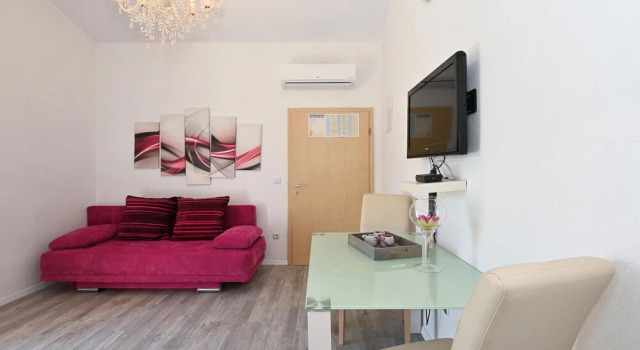 Awesome Apartment in Okrug Gornji With Wifi and 1 Bedrooms, Забронировать Апартаменты/квартира Апартаменты Trogir Riviera, Апартаменты/квартира
