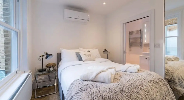 Fulham 2-bed Apt w/ South Terrace Near Tube