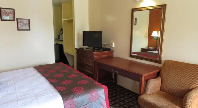 Номер Standard Royal Crest Motel