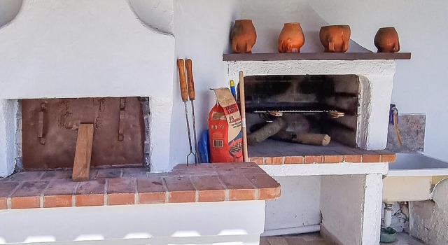 Stunning Home in Ricadi With Wifi, 7 Bedrooms and Outdoor Swimming Pool