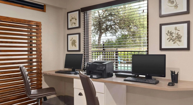 Country Inn & Suites by Radisson, San Antonio Medical Center, TX, Забронировать Отель Сан-Антонио Bexar County, рядом с Oak Hills Country Club