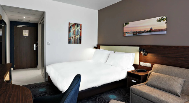 OSKO - Hôtel Toulouse Aéroport, Varaa Hotelli Hotellit Haute-Garonne pysäköinnillä, Pysäköinti