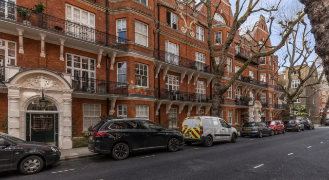 Eson2 - Charming 3 Bedroom Flat in Chelsea, Забронировать Отель Бизнес-отели Лондона, рядом с Район Баттерси, 4* 5*