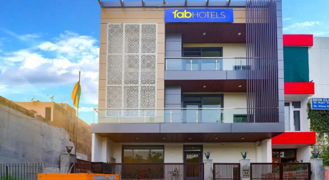FabHotel The Premium Suits