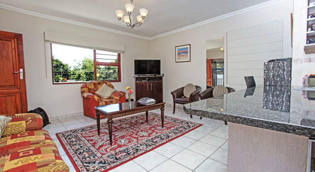 Spacious Garden Cottage, Забронировать Дом для отпуска Отели Йоханнесбург с парковкой, рядом с Benmore Centre, Парковка
