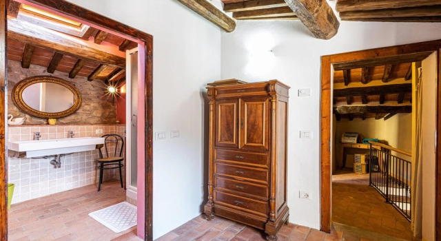 3 Bedroom Cozy Home In Sorana, Book Hotel Hotels in Pescia with Parking, Parking