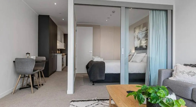 Апартаменты Beautifully Modern Brand New Central Apartment