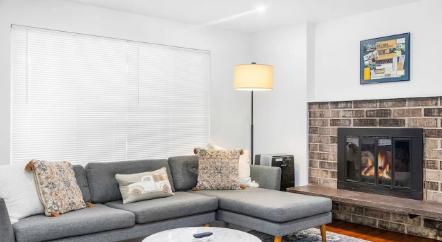 Seattle Cloud 2BR Prime Location