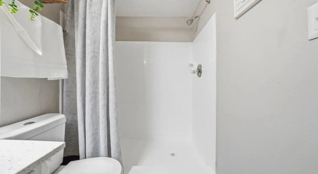 Коттедж Modern 2BR 2BA w King Bed Pool Gym 10