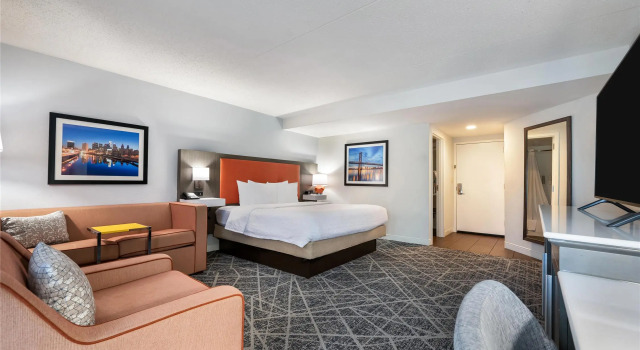 Двухместный люкс Hampton Inn Plymouth Meeting