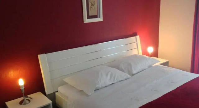 Апартаменты c 1 комнатой с балконом и с видом на море Apartments Diana