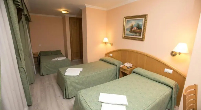 Трёхместный номер Standard Hotel PAYRO
