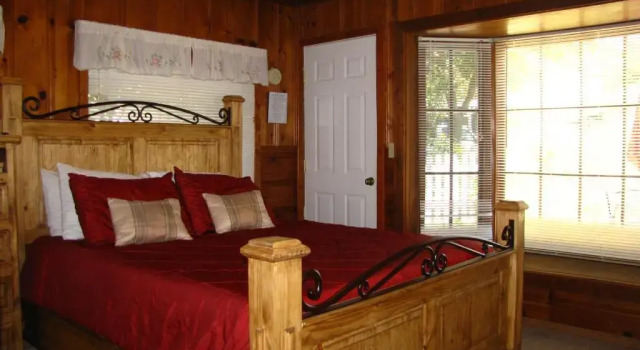 Коттедж Lake Place Resort