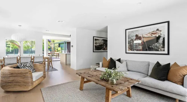 Midnight Sands Luxe Beachside Designer With Pool, Book Vacation Home Melbourne 
