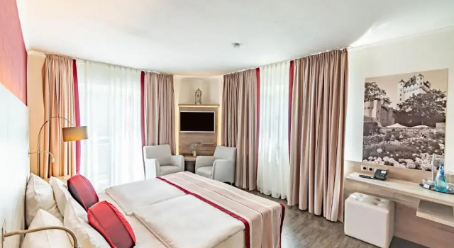 Двухместный номер Comfort с видом на сад Parkhotel Sonnenberg