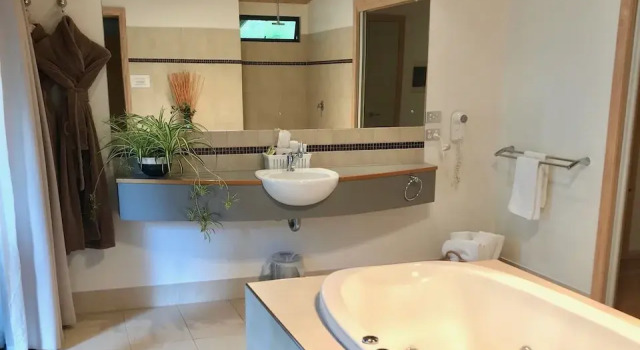 Коттедж Ellensbrook Cottages