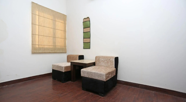 Townhouse Oak Sector 25 Gurgaon, Забронировать Отель Отели Гургаон 4 звезды, рядом с DLF Cyber City, 4*