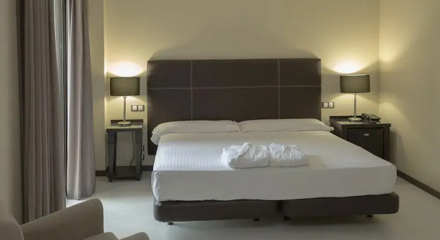 Четырёхместный семейный номер Standard Hotel Real Balneario Carlos III
