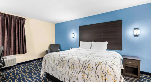 Двухместный номер Standard с балконом Americas Best Value Inn McMinnville