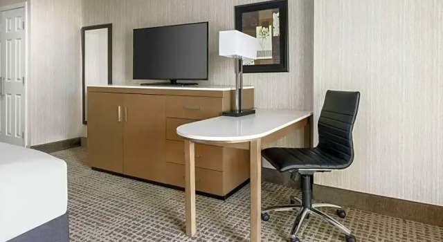 Номер Premium DoubleTree by Hilton Colorado Springs