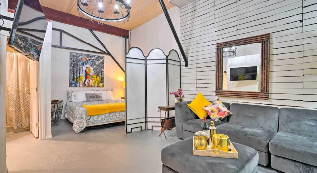 Апартаменты Ideally Located Vacation Rental Studio in Laredo!