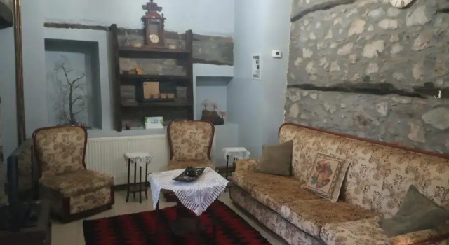 Sklithro's stonehouse, Book Hotel  