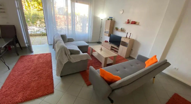 Patras Romeο House, Prenota Hotel Hotel a Peloponneso con parcheggio, Parcheggio