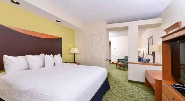Люкс Fairfield Inn & Suites by Marriott Hickory