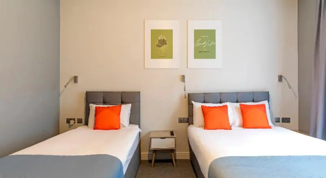 Трёхместный номер Standard с балконом Apollo Hotel London Near Hyde Park and Paddington Station