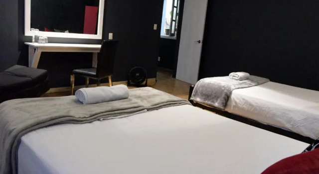 Двухместный номер Standard с балконом Hostal Regina