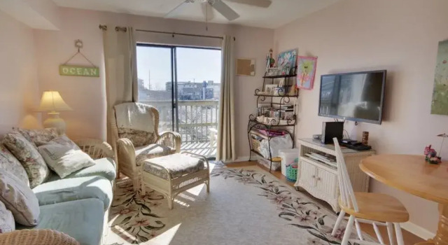 Raffles, Забронировать Отель North Ocean City Оушен-Сити, рядом с Торговый центр Ocean City Square