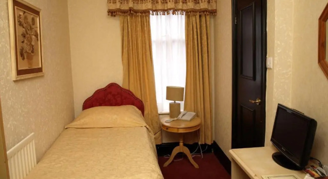 Номер Standard Clifton Park Hotel