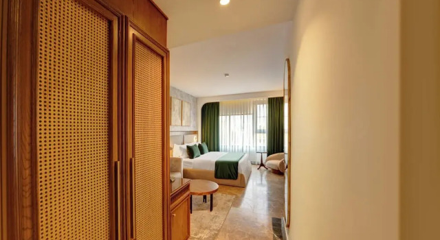 Полулюкс Bratus Hotel