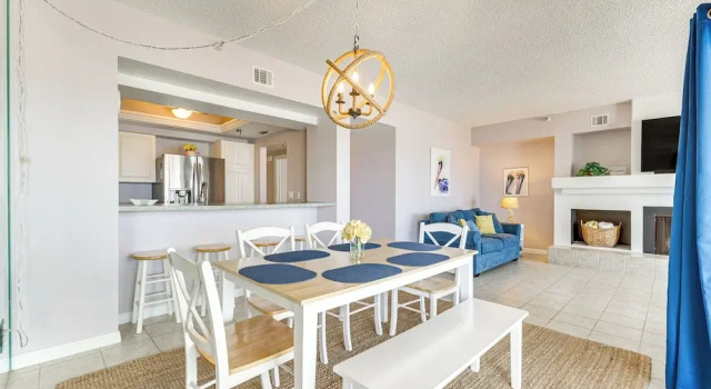 Beachfront New Smyrna Condo: 1 Mi to Flagler Ave