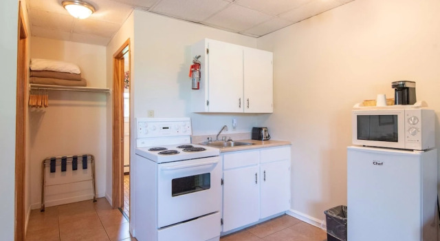 Шестиместный номер Standard Canadas Best Value Inn & Suites Summerside