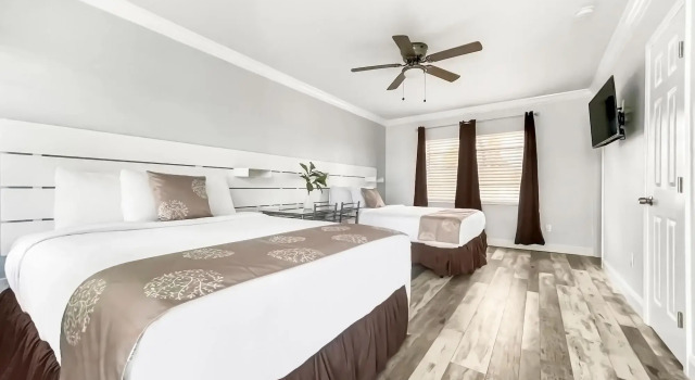 Neptune Oceanfront Rentals, Забронировать Мини-отель Мини-отели Голливуд-Бич, Мини-отель