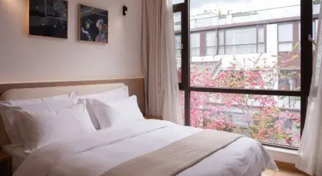 Люкс Дуплекс с 2 комнатами Dali Xianye Resort Hotel (Cangshan Scenic Area Branch)